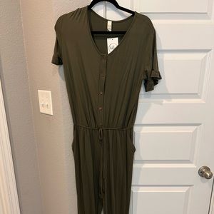 Adeline Clothing olive jumpsuit large